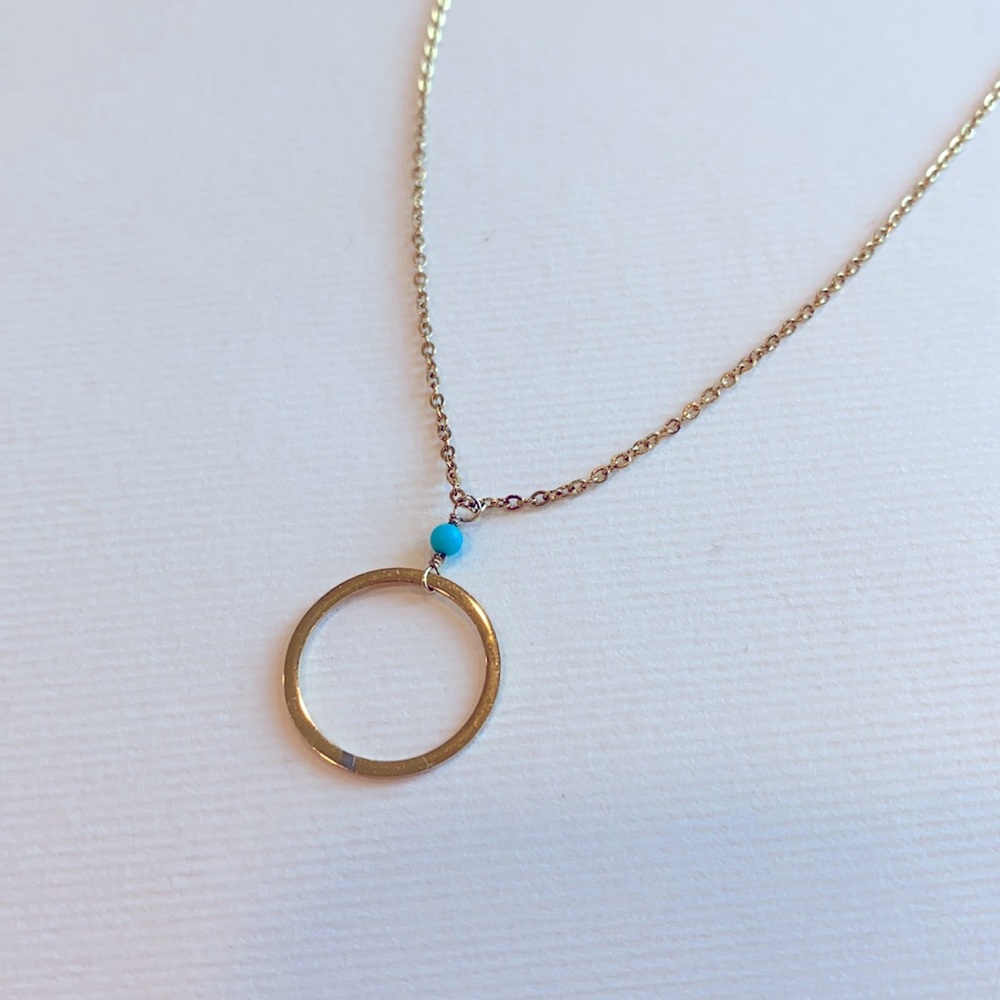 Dainty gold necklace